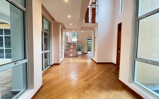 Karen Contemporary Home – Stunning 4-Bedroom on Half Acre for Rent at Ksh. 450,000