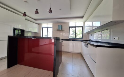 5-Bedroom All-Ensuite Townhouse for Rent in Nairobi – With 2 SQs and Ample Parking